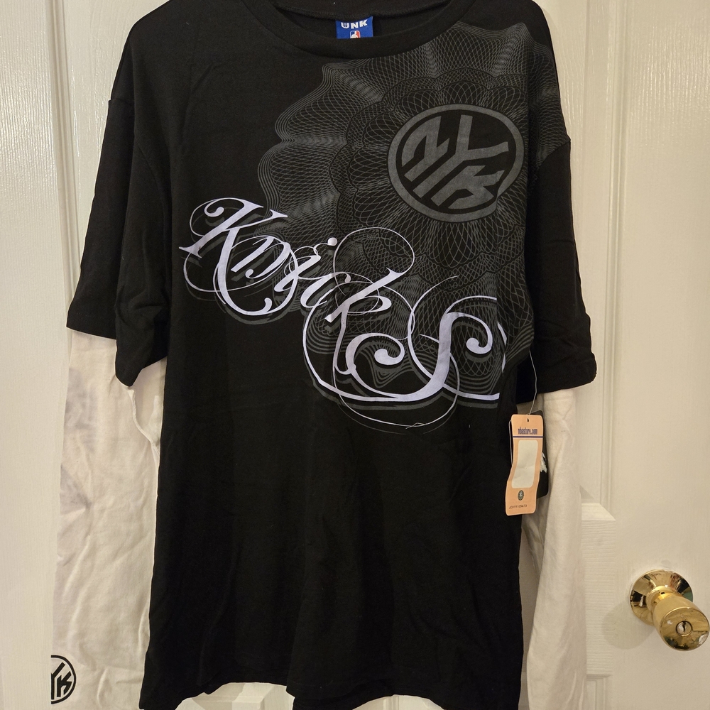 Black and White Graphic T-Shirt. NBA Mens 100% Cotten Long Sleve Shirt, Size XL